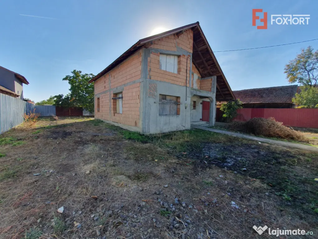 Casa individuala la rosu, intabulata - Uliuc - Sacosu Turces - Uliuc (Timis)