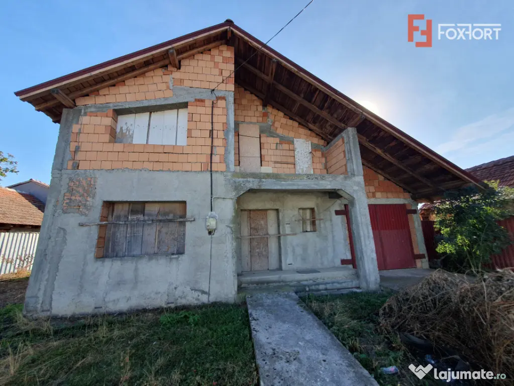 Casa individuala la rosu, intabulata - Uliuc - Sacosu Turces - Uliuc (Timis)