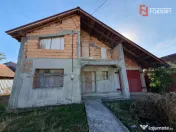 Casa individuala la rosu, intabulata - Uliuc - Sacosu Turces 