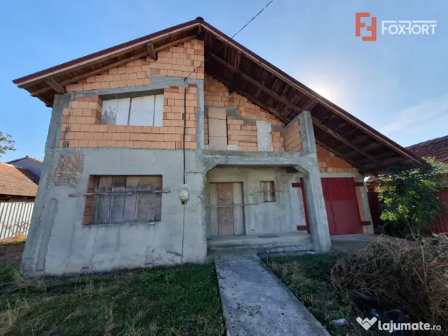 Casa individuala la rosu, intabulata - Uliuc - Sacosu Turces - Uliuc (Timis)