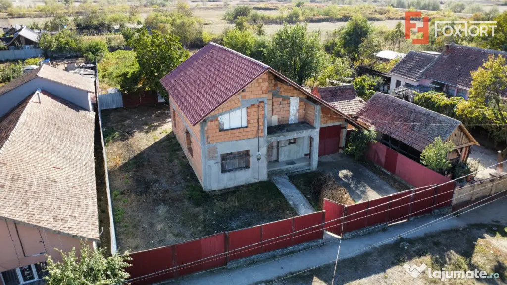 Casa individuala la rosu, intabulata - Uliuc - Sacosu Turces - Uliuc (Timis)