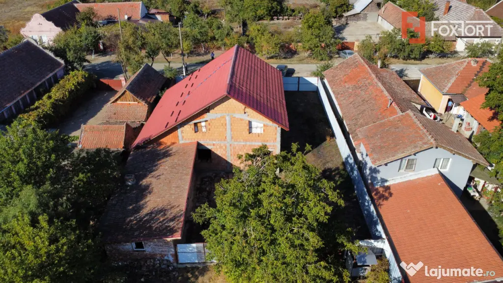 Casa individuala la rosu, intabulata - Uliuc - Sacosu Turces - Uliuc (Timis)