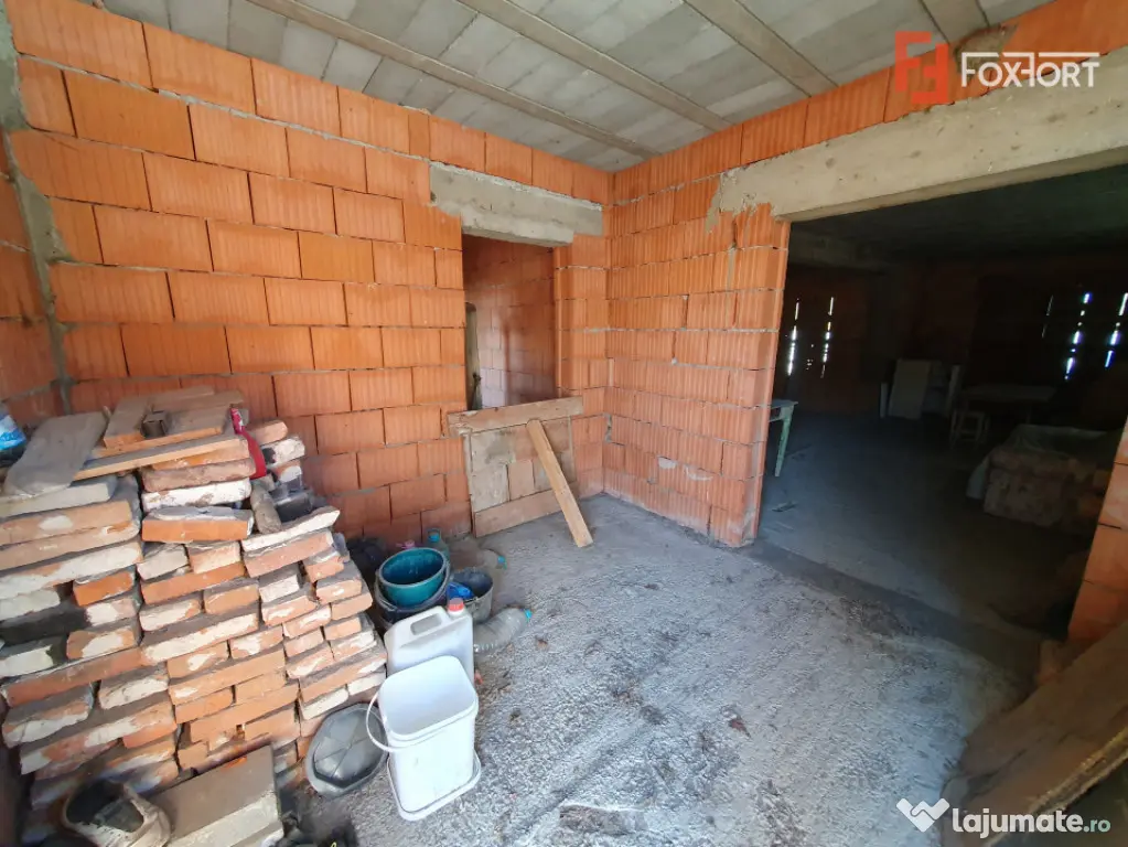 Casa individuala la rosu, intabulata - Uliuc - Sacosu Turces - Uliuc (Timis)