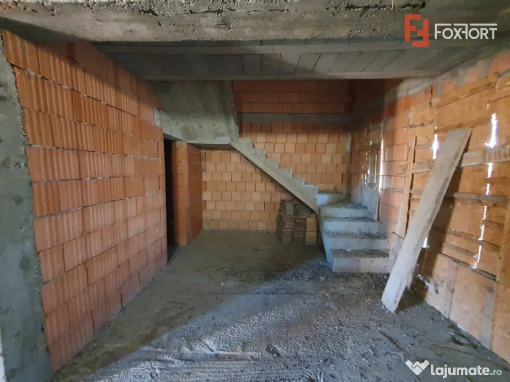 Casa individuala la rosu, intabulata - Uliuc - Sacosu Turces - Uliuc (Timis)