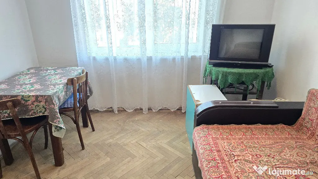 Vand garsoniera decomandata in Deva, zona Dacia, 21 mp etaj 3 - Deva (Hunedoara)