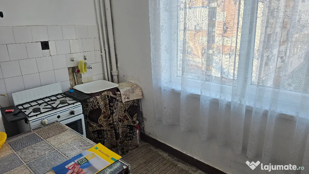 Vand garsoniera decomandata in Deva, zona Dacia, 21 mp etaj 3 - Deva (Hunedoara)