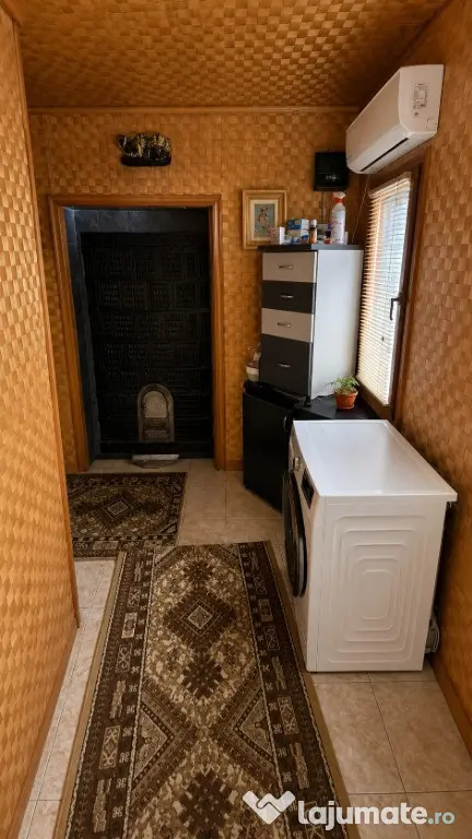 Casa cu etaj si cladire separata de 250mp - Botosani (Botosani)