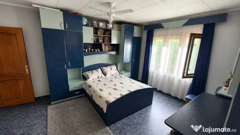 Casa cu etaj si cladire separata de 250mp - Botosani (Botosani)