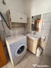 Casă de vânzare, ideală pentru familie, cu curte și gră