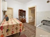 Casa Individuala, 300mp curte, Dublu front, in oras Parcare