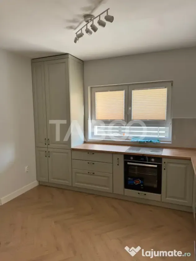 Casa de inchiriat 4 camere 2 bai teren 380 mp garaj Arhitect - Sibiu (Sibiu)