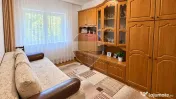 Apartament cu 2 camere decomandat + garaj + boxa 