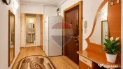 Apartament cu 2 camere decomandat + garaj + boxa 