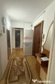 Apartament cu 2 camere decomandat + garaj + boxa 