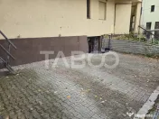 Spatiu comercial de vanzare 55 mp curte parcare zona Central 