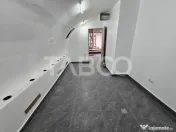 Spatiu comercial de vanzare 55 mp curte parcare zona Central 