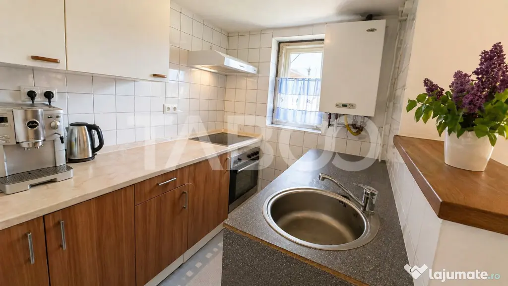 Apartament de vanzare la casa 3 camere si pivnita Selimbar S - Sibiu (Sibiu)