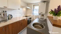 Apartament de vanzare la casa 3 camere si pivnita Selimbar S