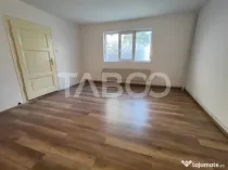 Apartament decomandat 93 utili curte proprie pivnita Sub Ari