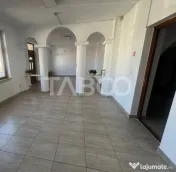 COMISION 0 - Spatiu comercial la strada 3 camere 73 mp Dumbr 