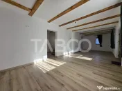 Casa de vacanta noua de vanzare 278mpu curte 855mp Valea Avr 