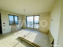 De vanzare duplex cu 2 garaje in cartierul Dambul Rotund