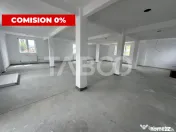 Spatiu comercial cu vitrina pe 3 niveluri cu suprafata utila 