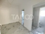 Spatiu comercial cu vitrina pe 3 niveluri cu suprafata utila 