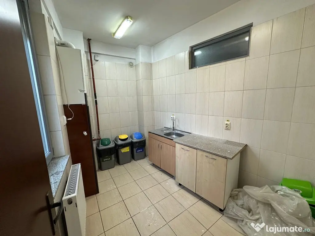 Vă propunem spre vânzare o clădire de birouri Cotroceni PRET - Bucuresti (Bucuresti-Ilfov)