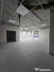 Spațiu comercial de 173 mp, 2 birouri, magazie, curent trif 