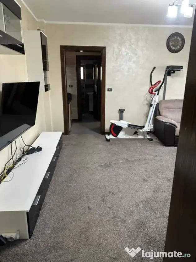 Apartament 3 camere , etaj intermediar , Radauti - Radauti (Suceava)