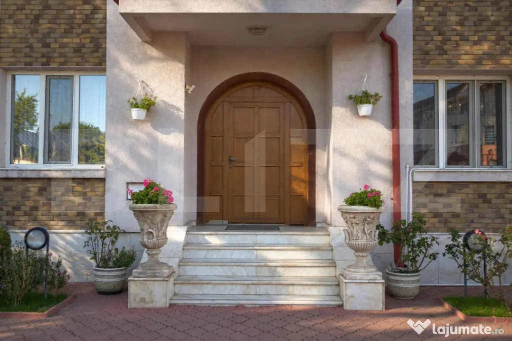 Casa premium, ultracentrala cu piscina si 1249 mp teren. - Ploiesti (Prahova)