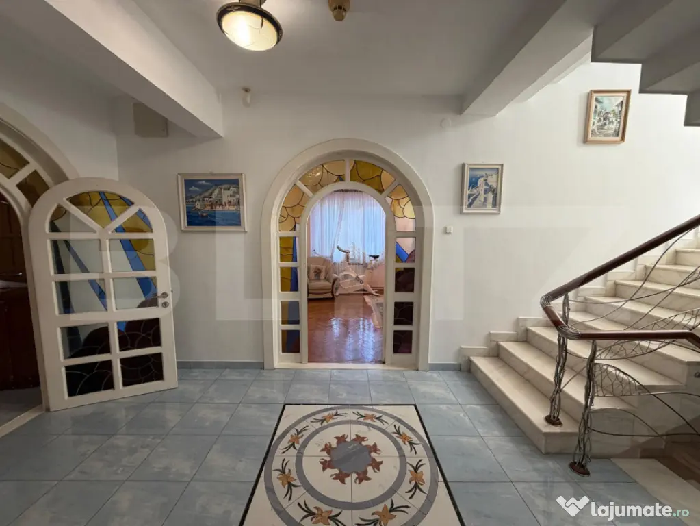 Casa premium, ultracentrala cu piscina si 1249 mp teren. - Ploiesti (Prahova)