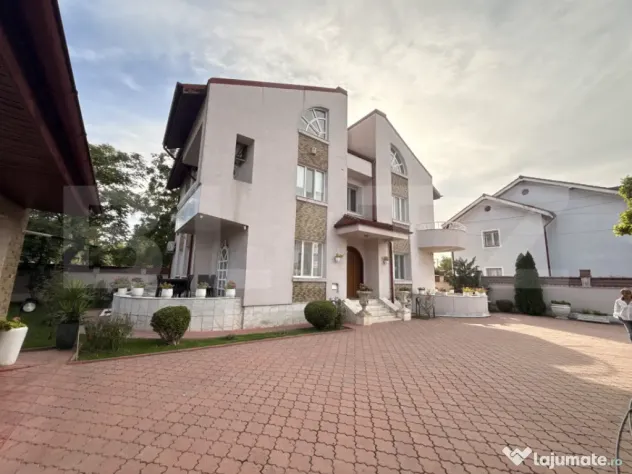 Casa premium, ultracentrala cu piscina si 1249 mp teren. - Ploiesti (Prahova)
