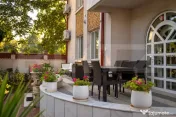 Casa premium, ultracentrala cu piscina si 1249 mp teren. 