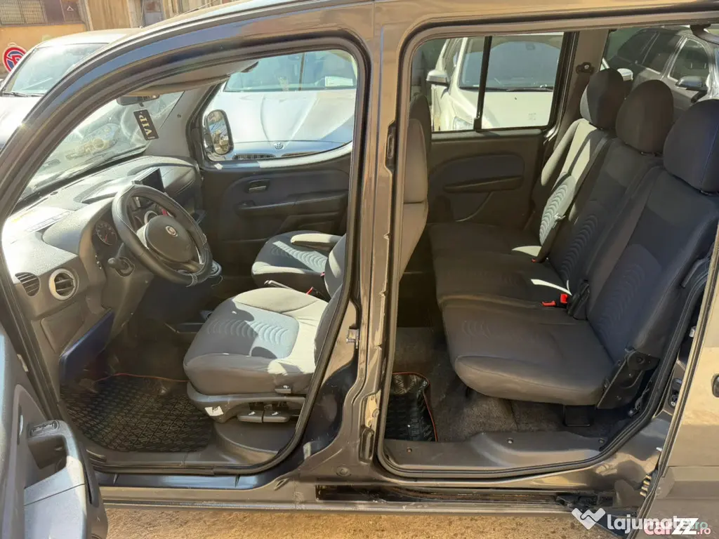 Fiat Doblo Malibu 2009 • 1.9 Multijet 120 CP • 5 locuri • Pe firmă - Bucuresti (Bucuresti-Ilfov)