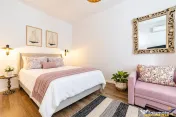 Casa cu 3 apartamente transfer afacere, locuri parcare, Ce