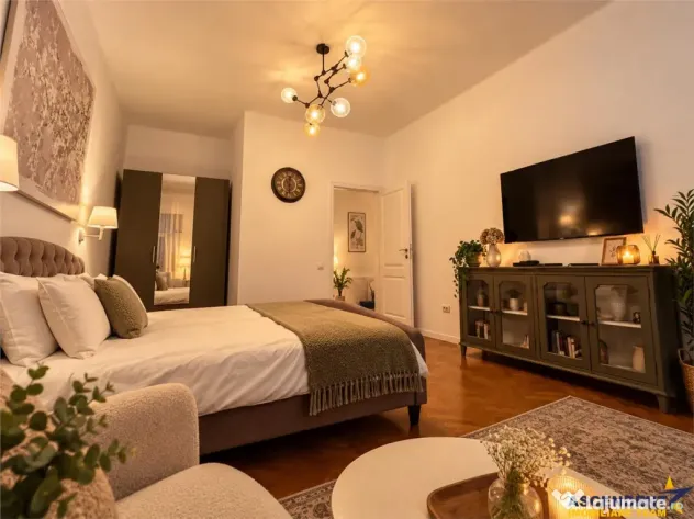 Casa cu 3 apartamente transfer afacere, locuri parcare, Ce - Brasov (Brasov)
