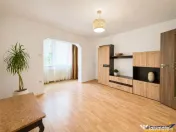 Apartament cu 3 camere, izolat termic, Dambu Pietros, Targu 