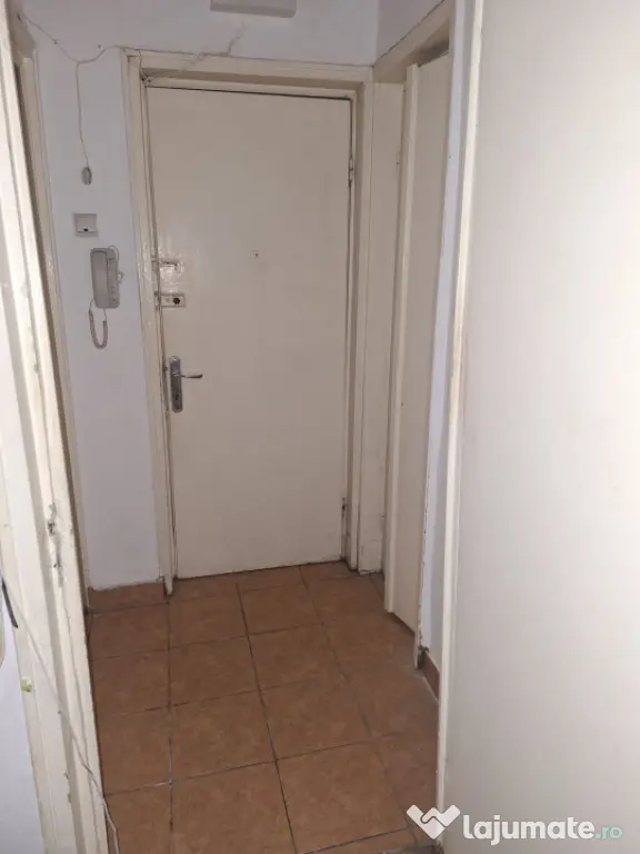Apartament 2 camere semidecomandat, 45,67 mp, zona Gradina B - Craiova (Dolj)