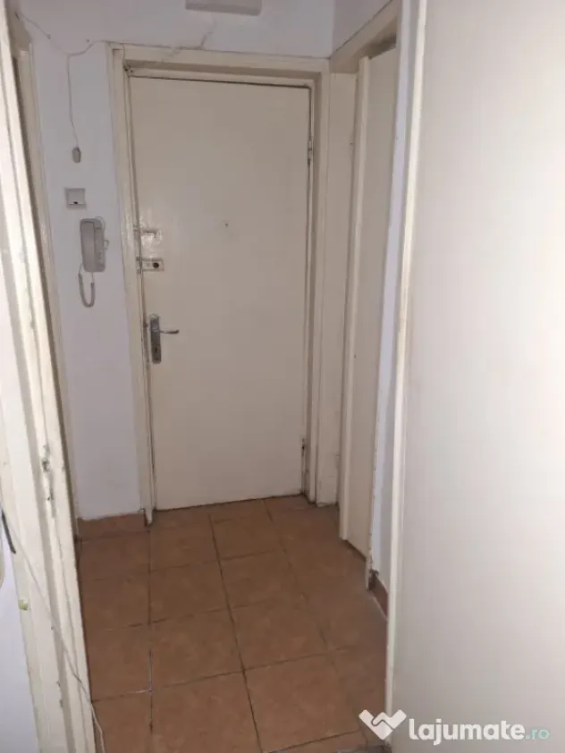 Apartament 2 camere semidecomandat, 45,67 mp, zona Gradina B - Craiova (Dolj)
