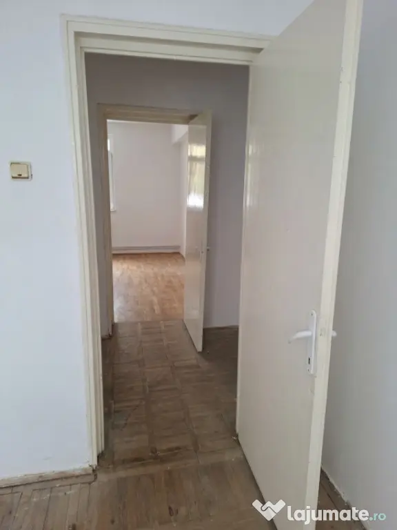 Apartament 2 camere semidecomandat, 45,67 mp, zona Gradina B - Craiova (Dolj)