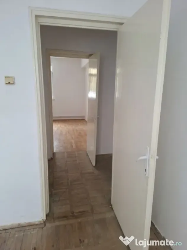 Apartament 2 camere semidecomandat, 45,67 mp, zona Gradina B - Craiova (Dolj)