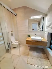 VAND PENTHOUSE 280 MP IN VILA + GARAJ LUX IN SINAIA PH COTA