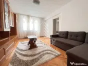 Apartament cu 2 camere, etajul 1, balcon, loc de parcare, zona central 