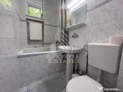 Apartament cu 2 camere, etajul 1, balcon, loc de parcare, zona central 