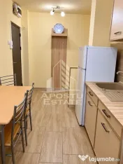Apartament de vanzare cu 2 camere, etaj intermediar, zona Dambovita