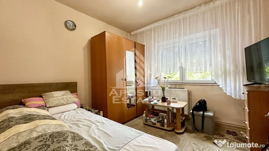 Apartament de vanzare cu 3 camere, decomandat, Aradului Timisoara - Timisoara (Timis)
