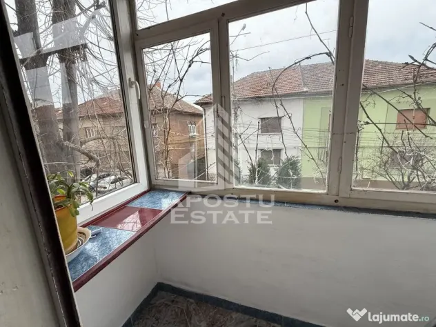 Apartament cu 3 camere, etajul 1, centrala proprie, zona Cotu Mic - Lugoj (Timis)