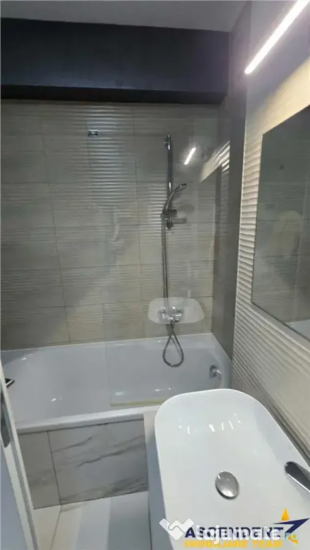 Apartament cu 2 camere de #238;nchiriat #238;n Tractorul, Br - Brasov (Brasov)